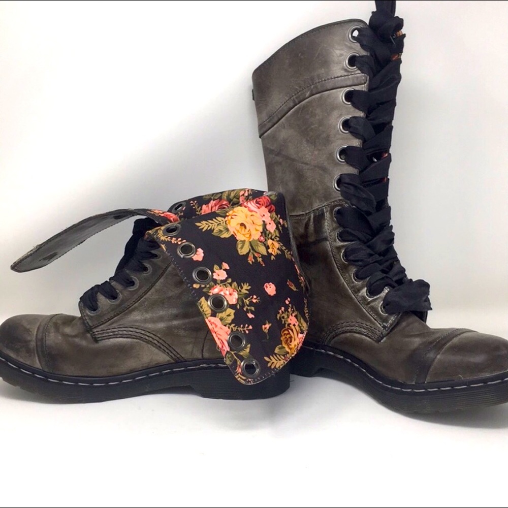 Dr. Martens Triumph Floral Combat Ankle boots size 9